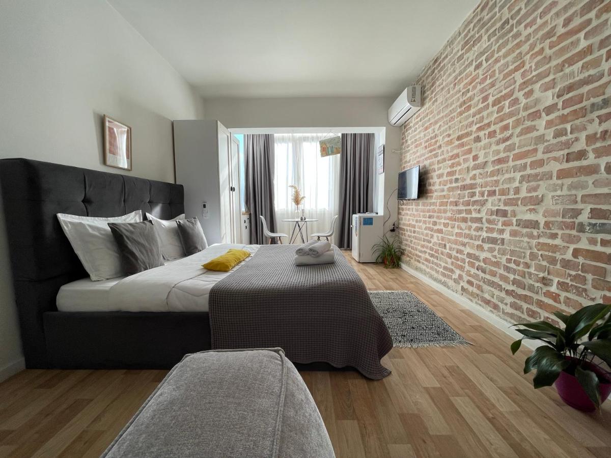 Bricks Studio Apartments 티라나 외부 사진