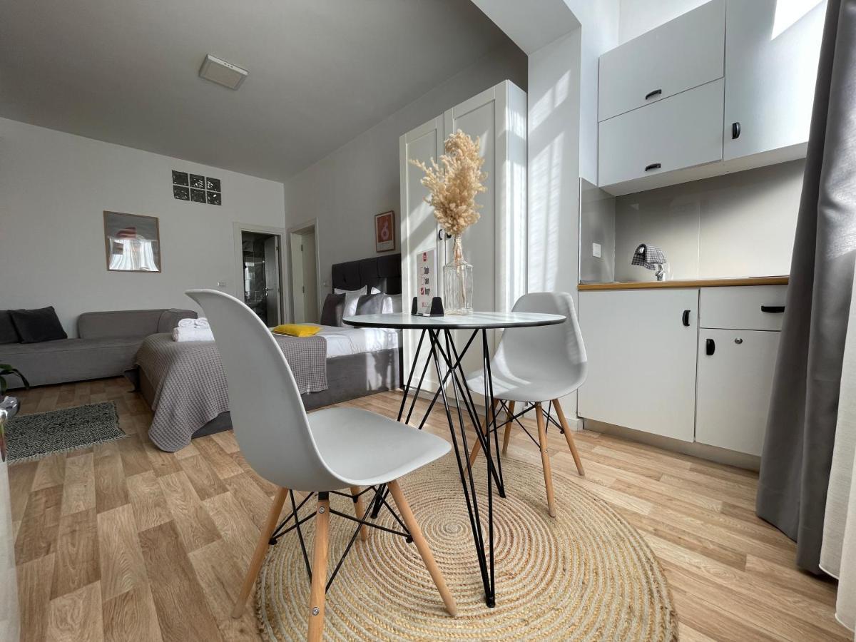 Bricks Studio Apartments 티라나 외부 사진