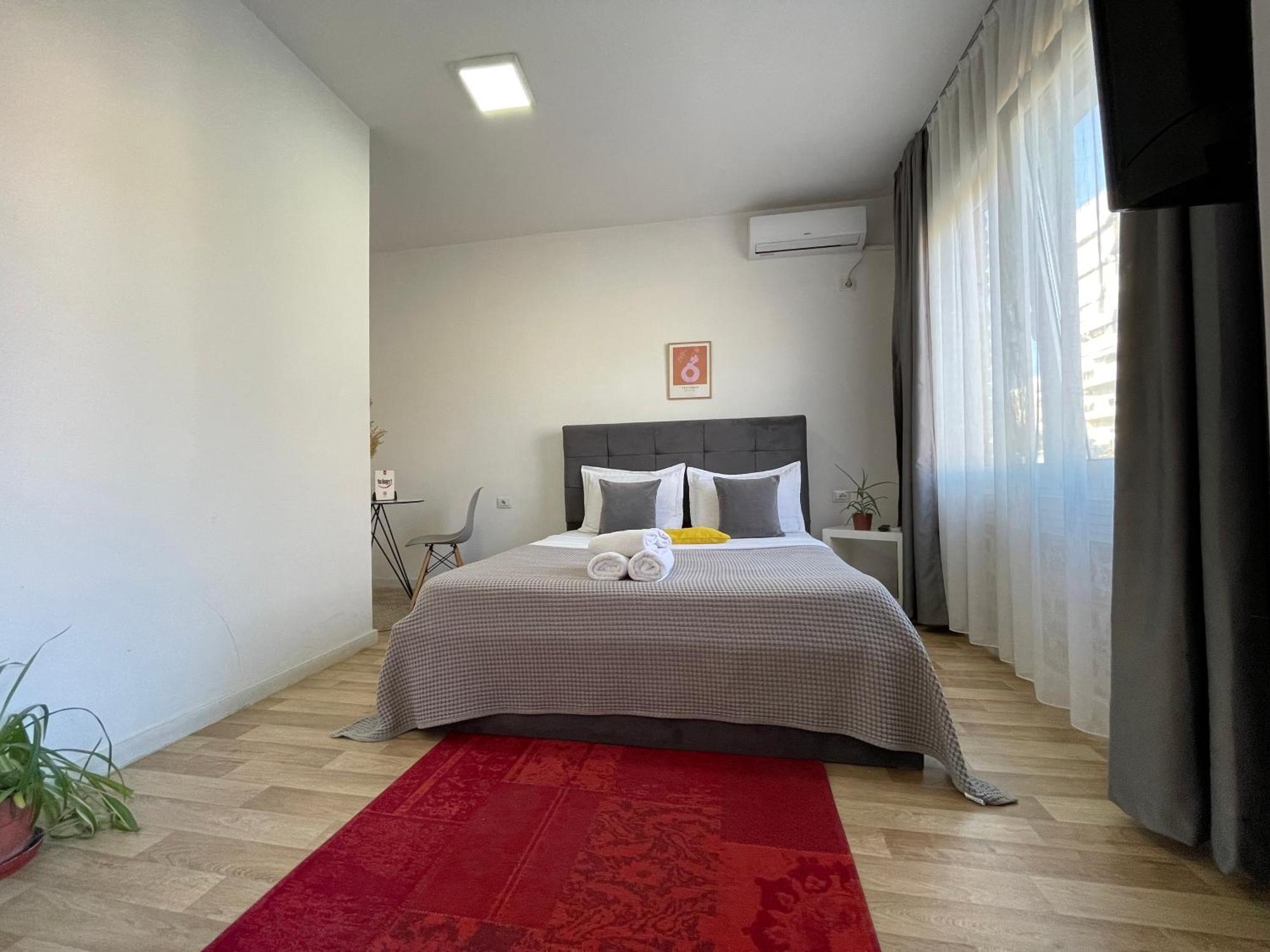 Bricks Studio Apartments 티라나 외부 사진