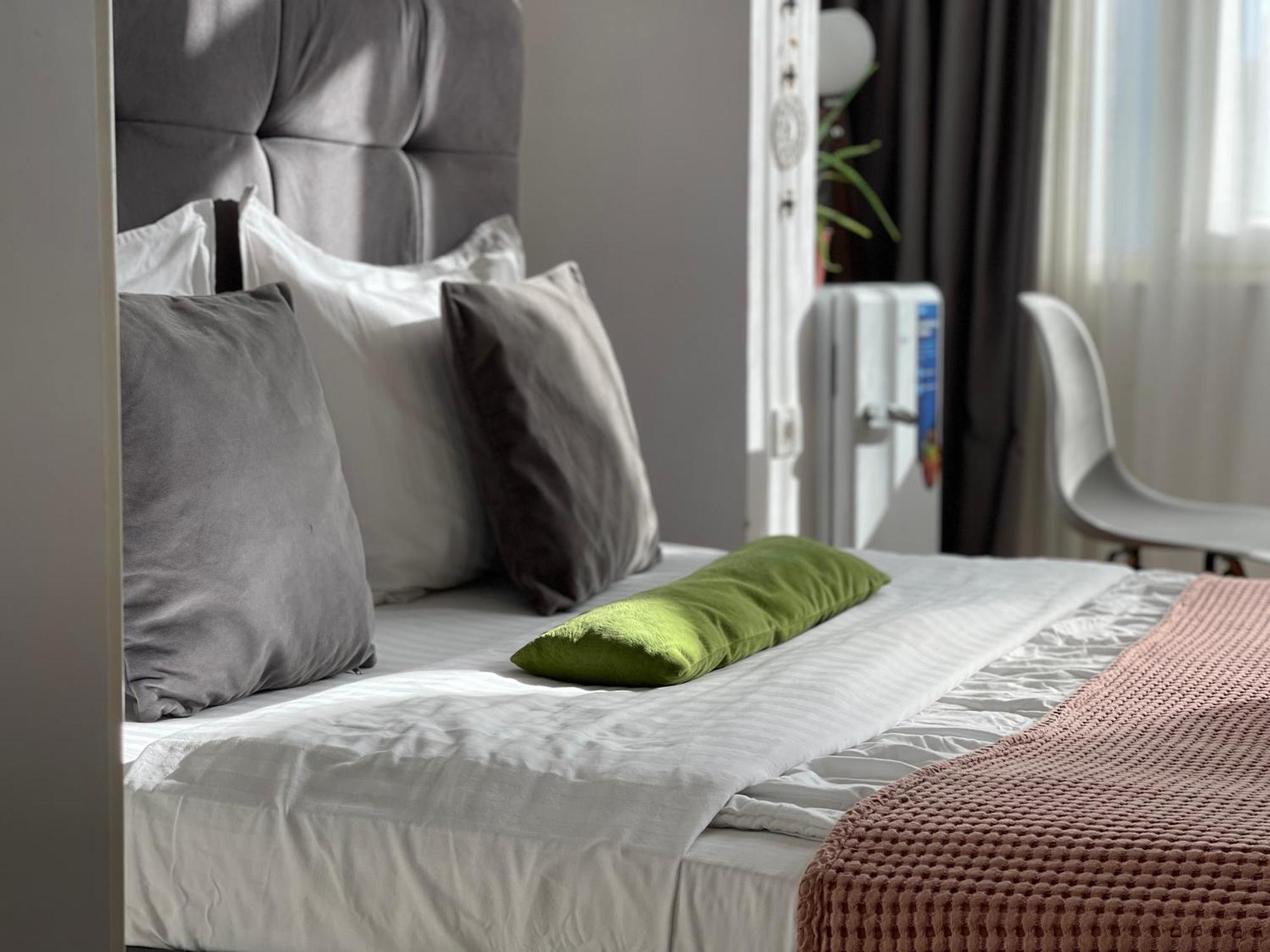 Bricks Studio Apartments 티라나 외부 사진