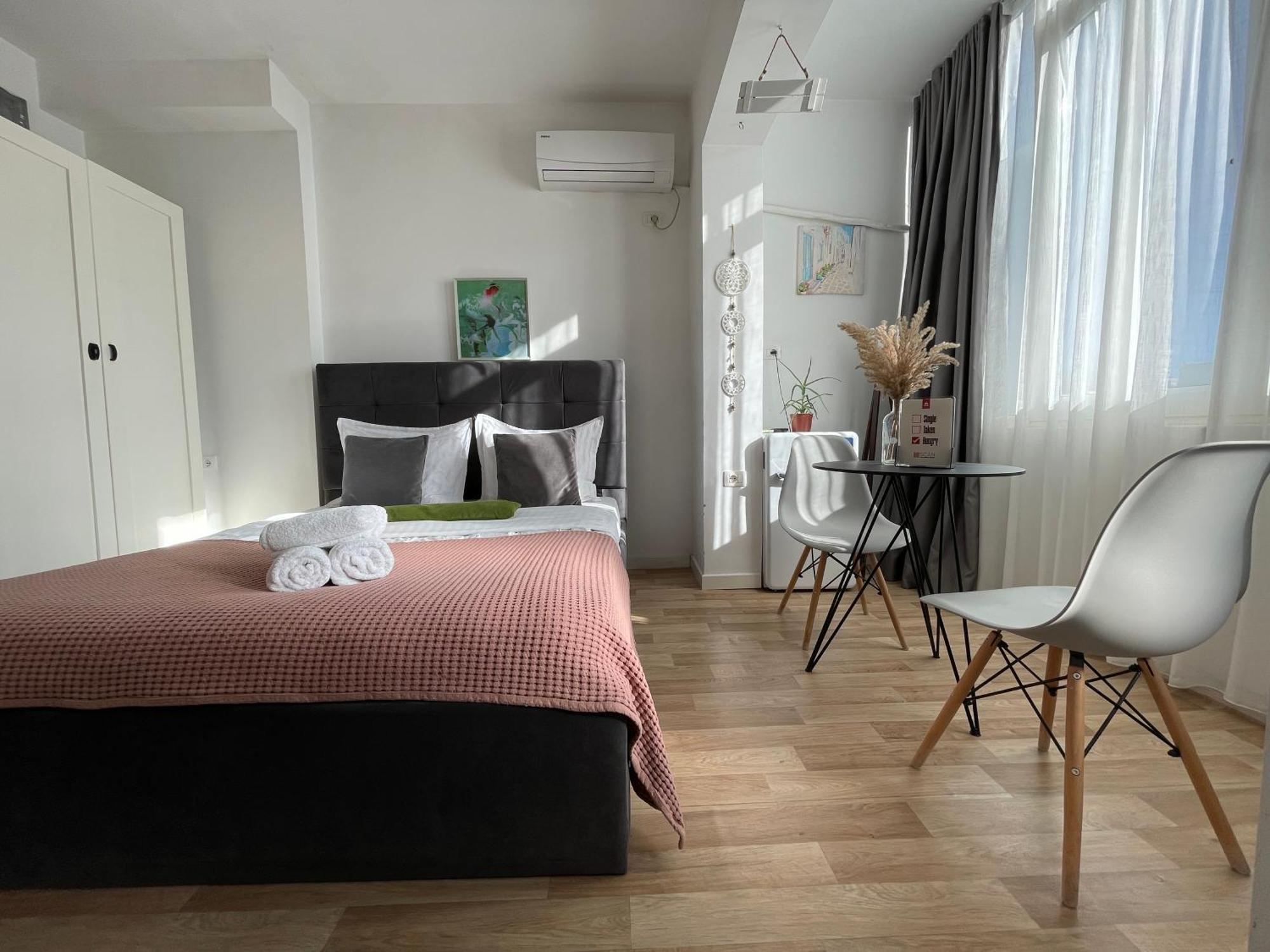 Bricks Studio Apartments 티라나 외부 사진