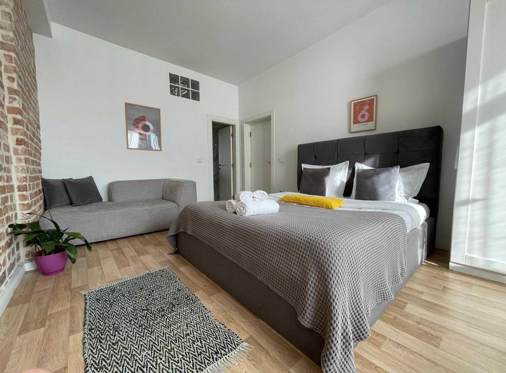 Bricks Studio Apartments 티라나 외부 사진